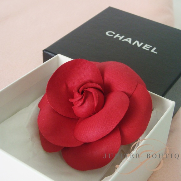 Chanel Camellia Brooch - ROUGE Beautiful - Picture 1 of 5